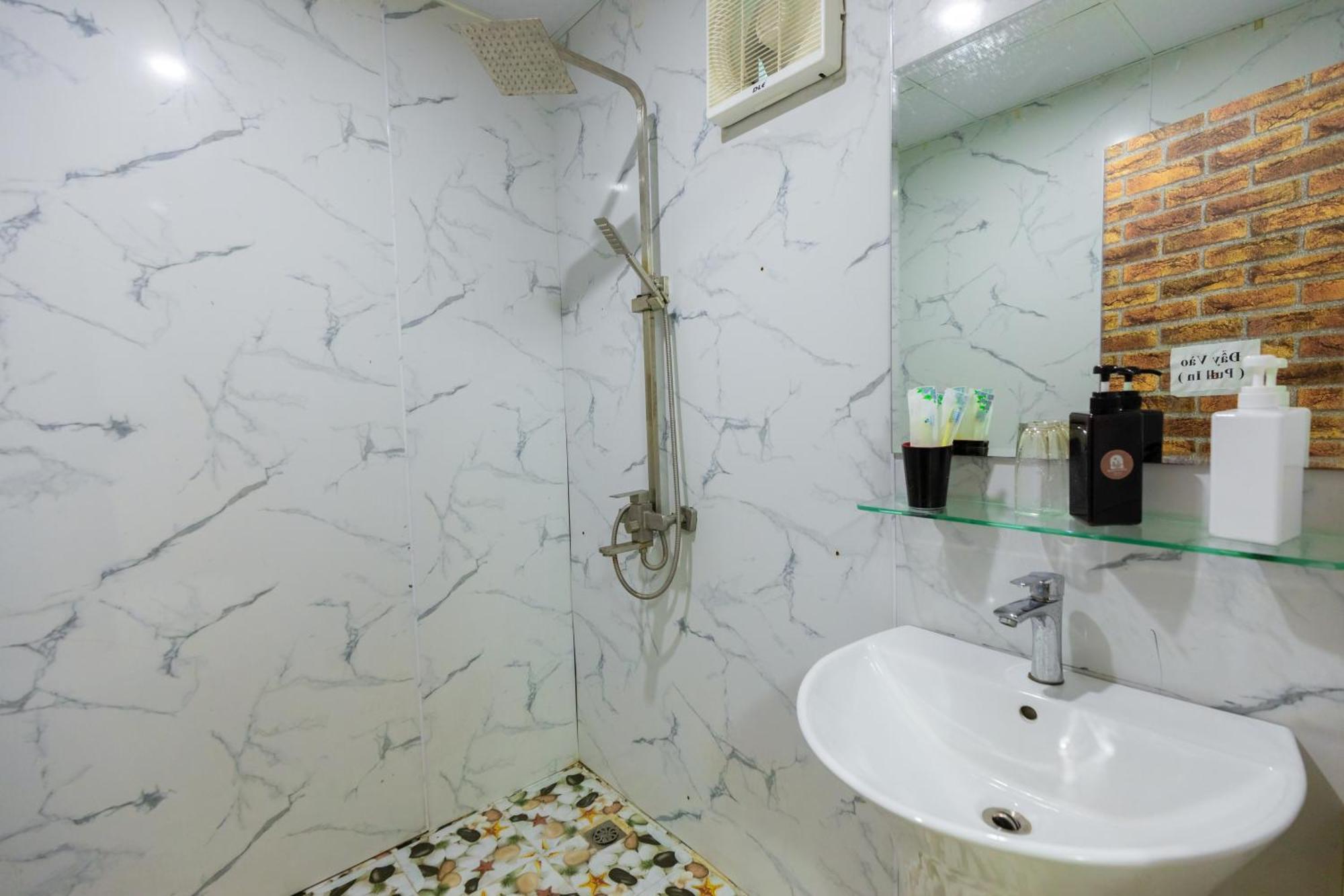 Victor Charlie Hostel Dong Khe Sau ภายนอก รูปภาพ