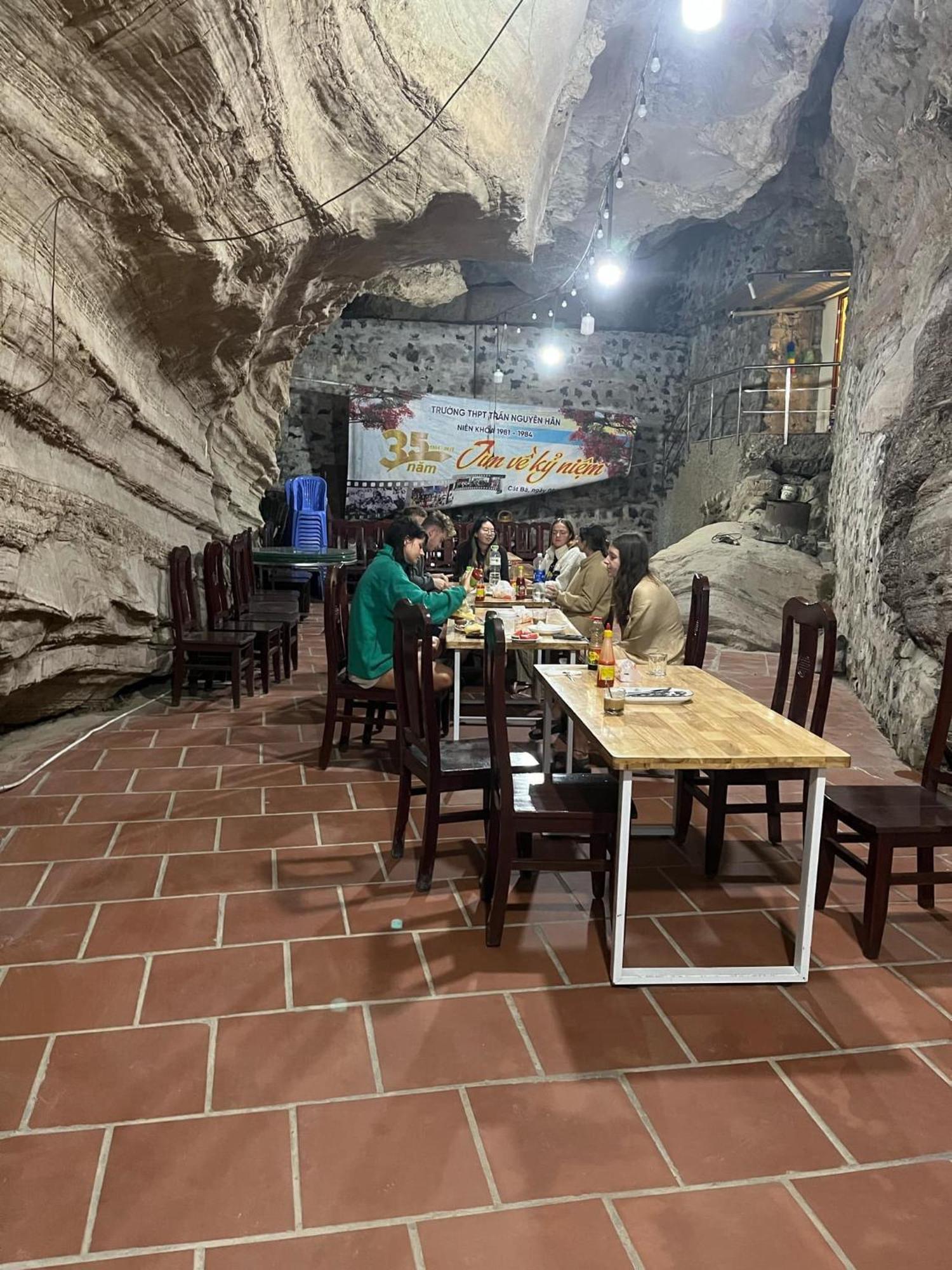 Victor Charlie Hostel Dong Khe Sau ภายนอก รูปภาพ