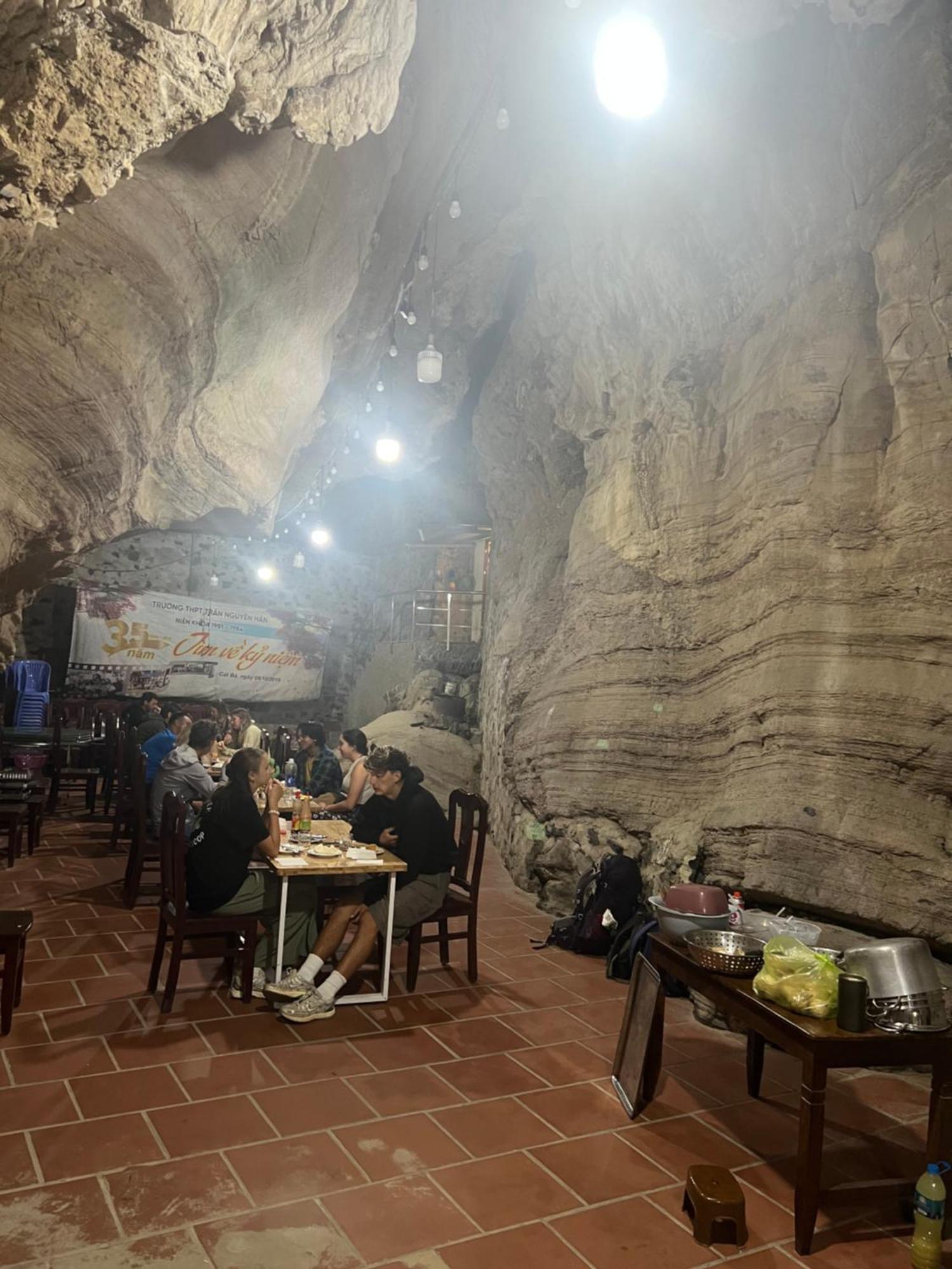 Victor Charlie Hostel Dong Khe Sau ภายนอก รูปภาพ