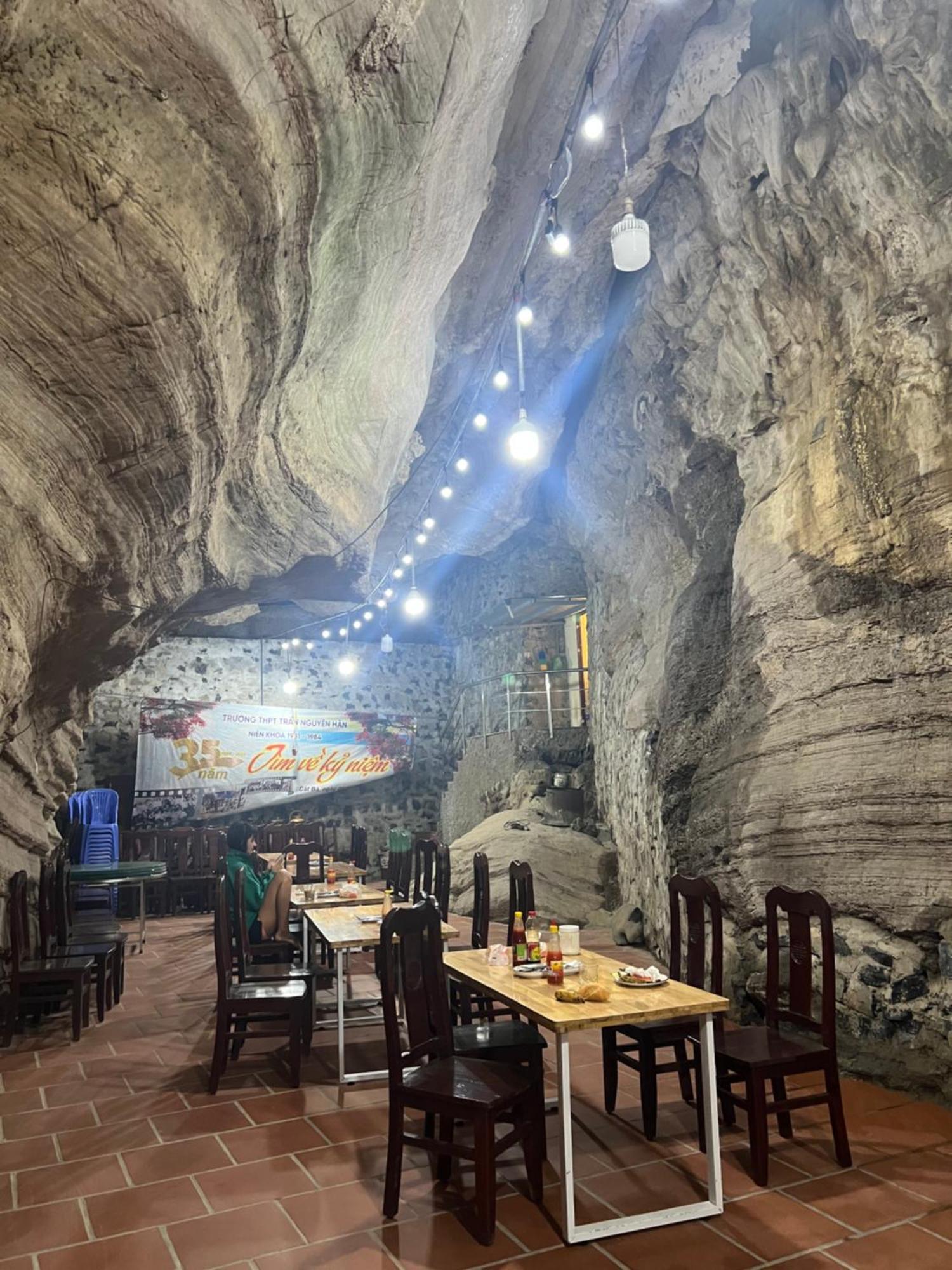 Victor Charlie Hostel Dong Khe Sau ภายนอก รูปภาพ
